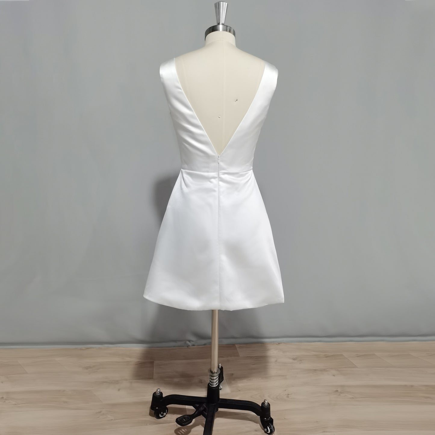 2025 Detachable Big Bow Mini Wedding Dress Sleeveless Short Bridal Gown Women Modern Backless Wedding Gown