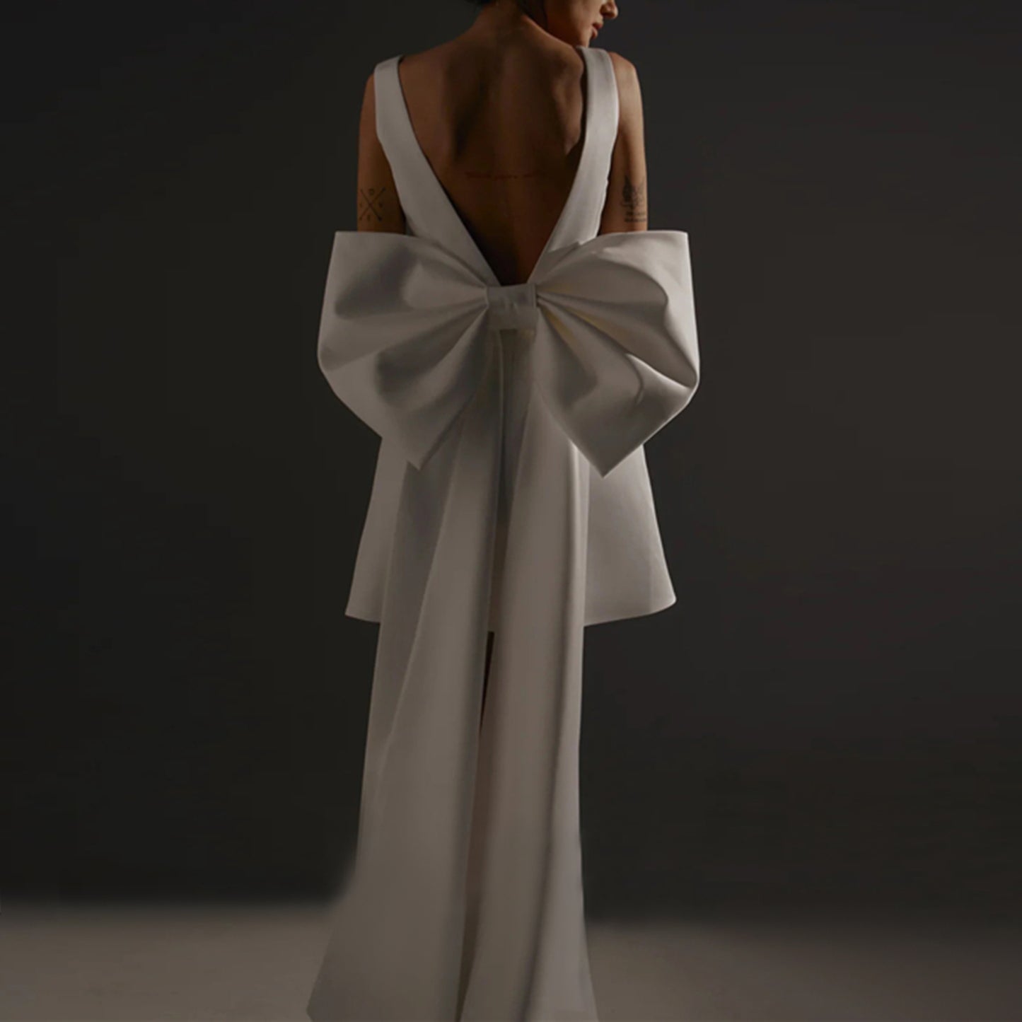 2025 Detachable Big Bow Mini Wedding Dress Sleeveless Short Bridal Gown Women Modern Backless Wedding Gown
