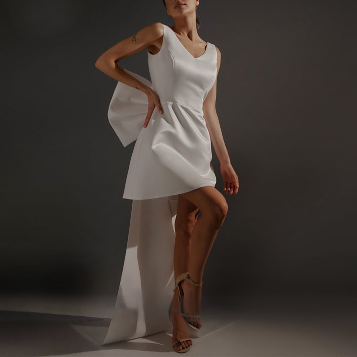 2025 Detachable Big Bow Mini Wedding Dress Sleeveless Short Bridal Gown Women Modern Backless Wedding Gown