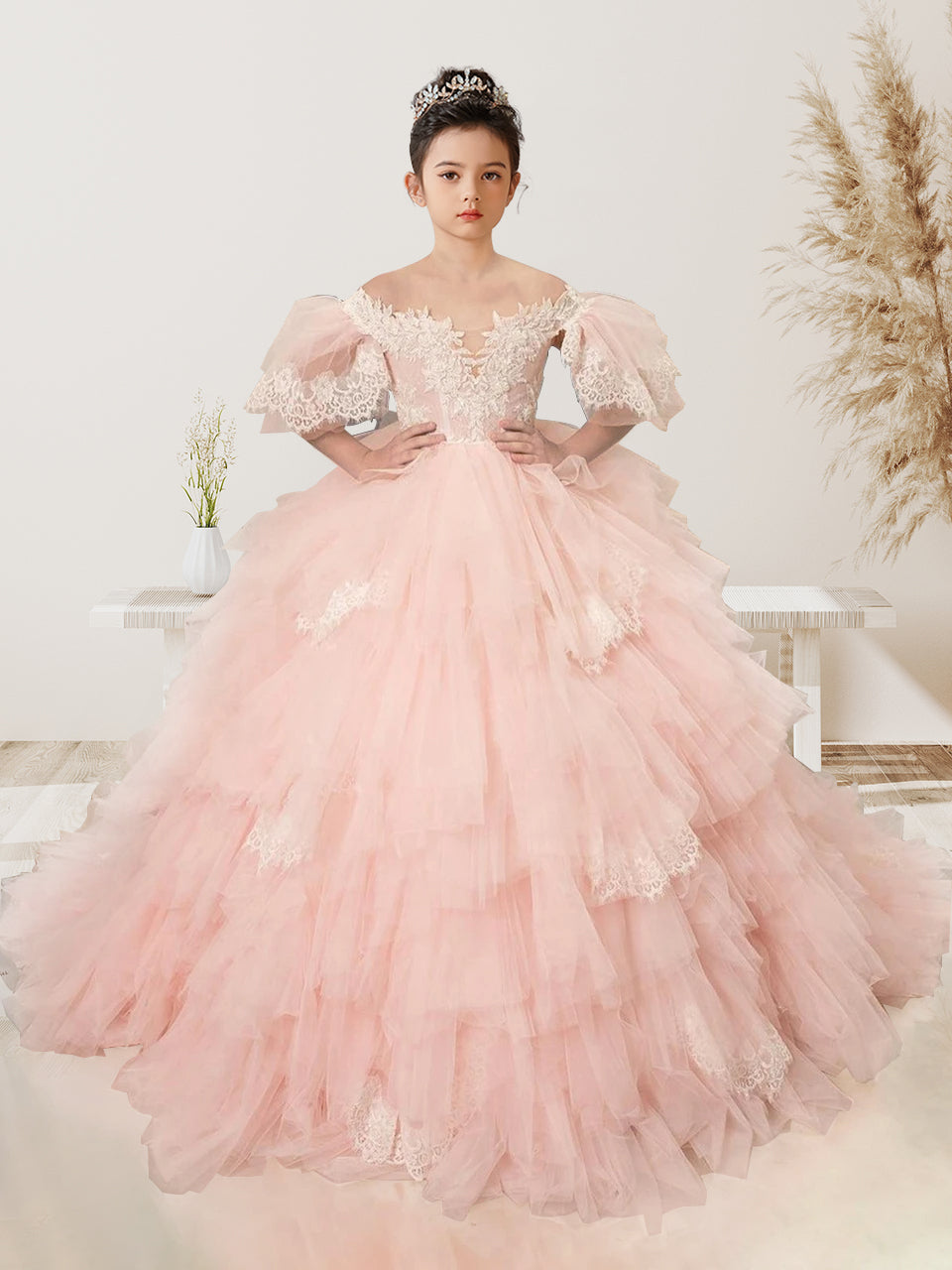 Flower Girl Dresses Lace Appliqued Puffy Sleeves Floor Length Long Train Princess Dresses