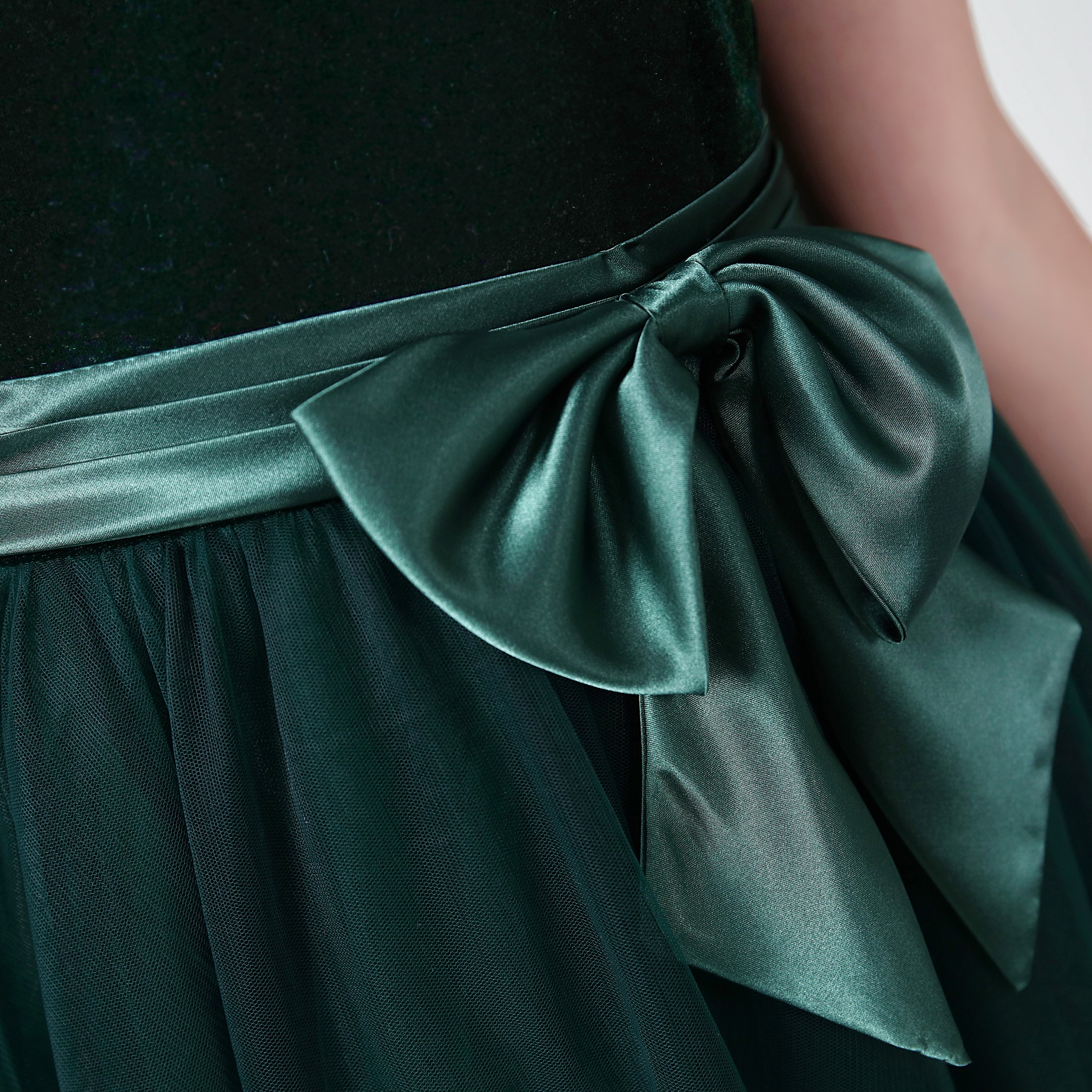 Dideyttawl Velvet Girls Formal Dress With V Neck Puff Sleeves