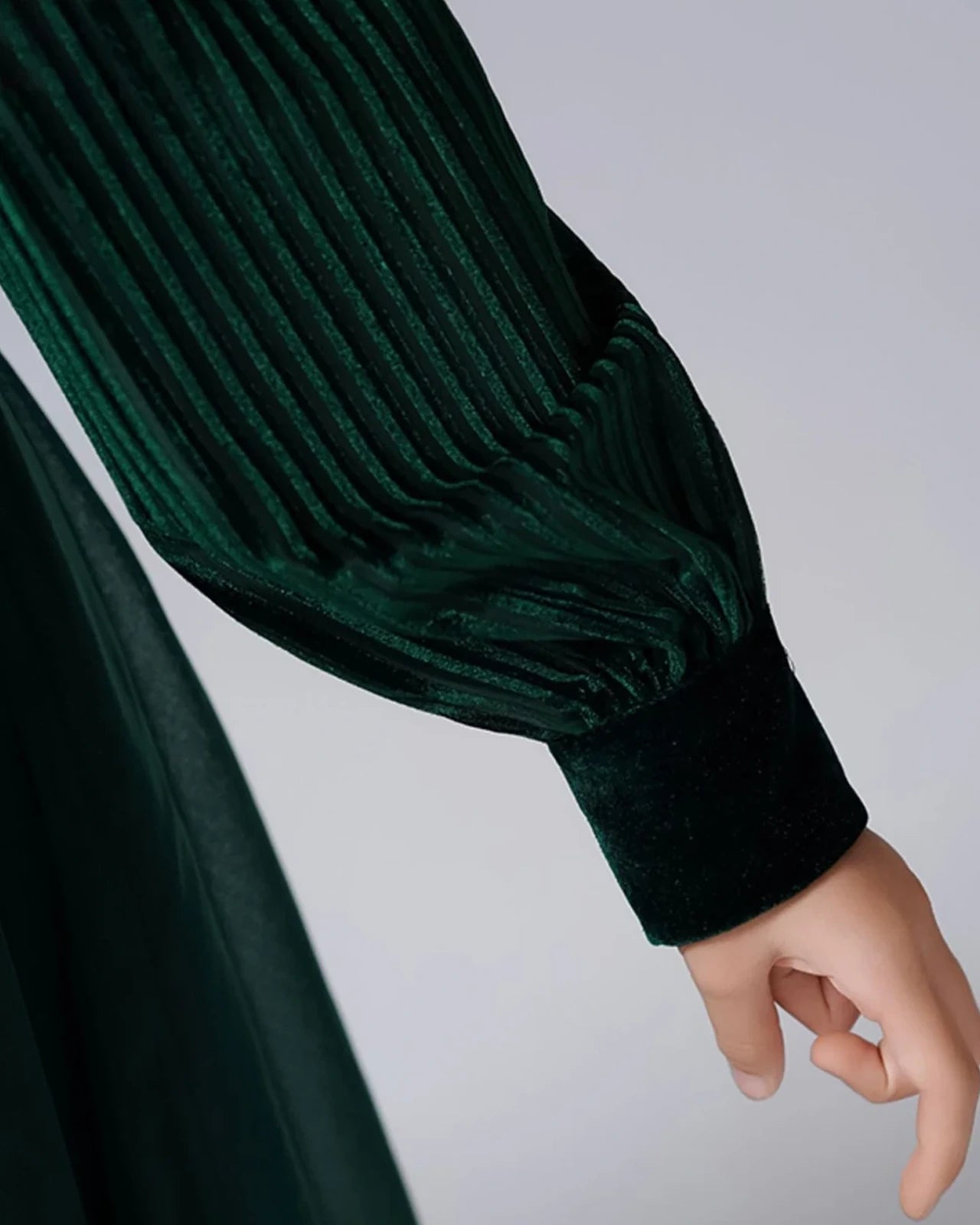 Emerald green velvet pleated long sleeve girls formal dress