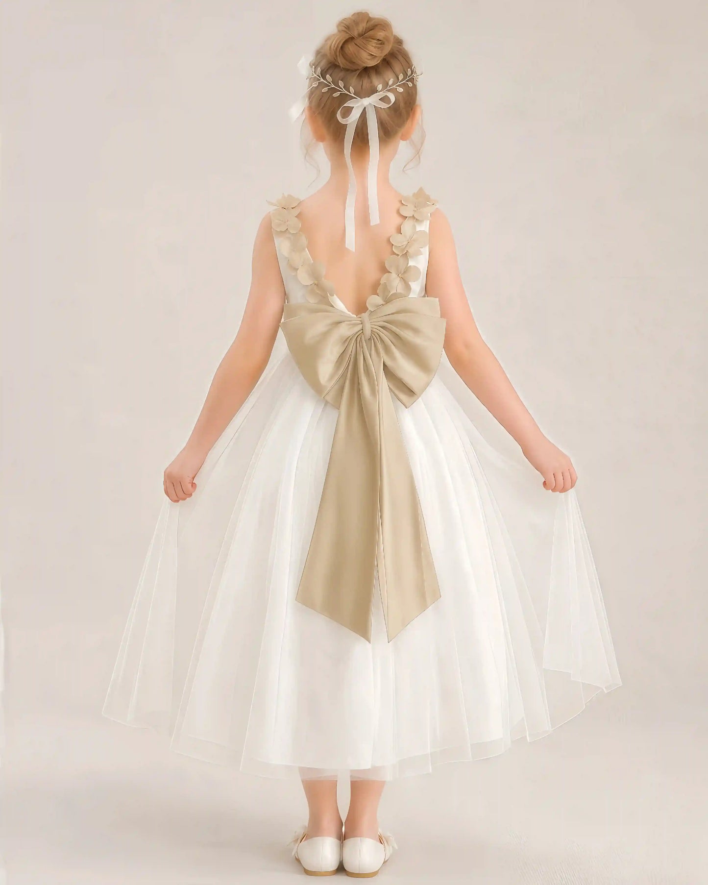 Dideyttawl Tulle Flower Girl Dress with 3D Flower Straps and Back Bow