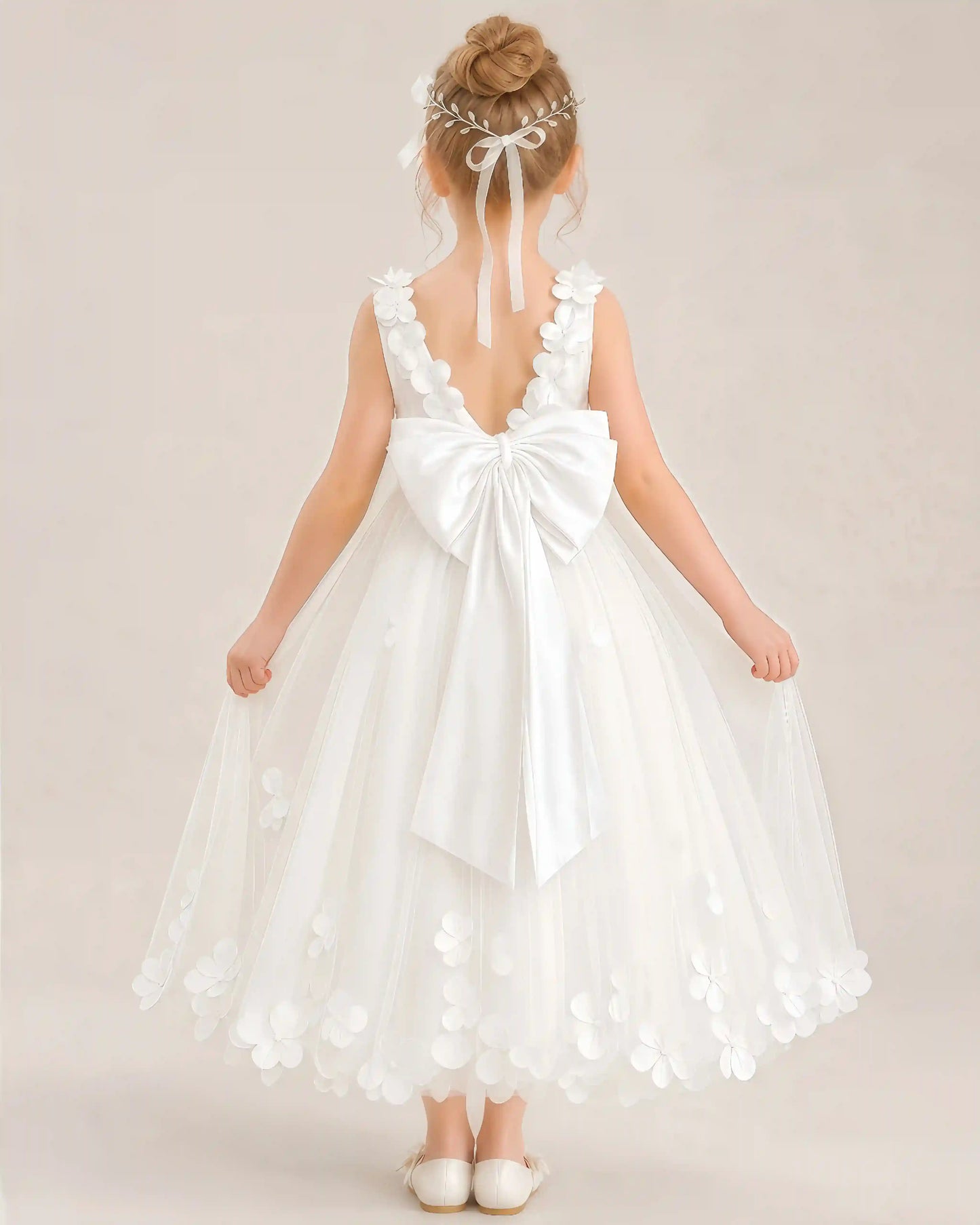 Dideyttawl Tulle Flower Girl Dress with 3D Flower Straps and Back Bow