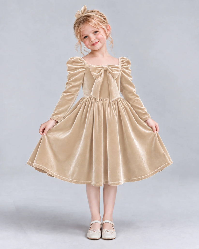 Champagne A-line Girls Formal Dresses Pose