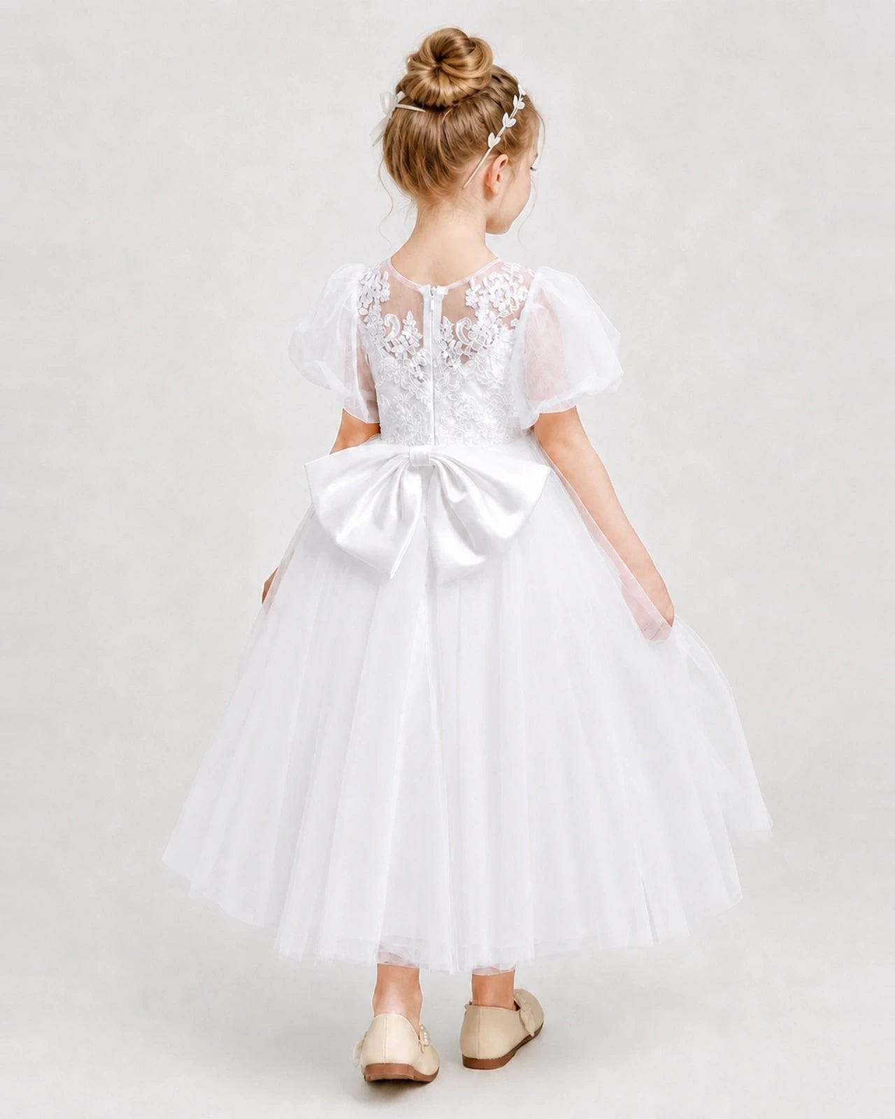 Dideyttawl Tulle Flower Girl Dress with Puff Sleeves & Back Bow Secondary image