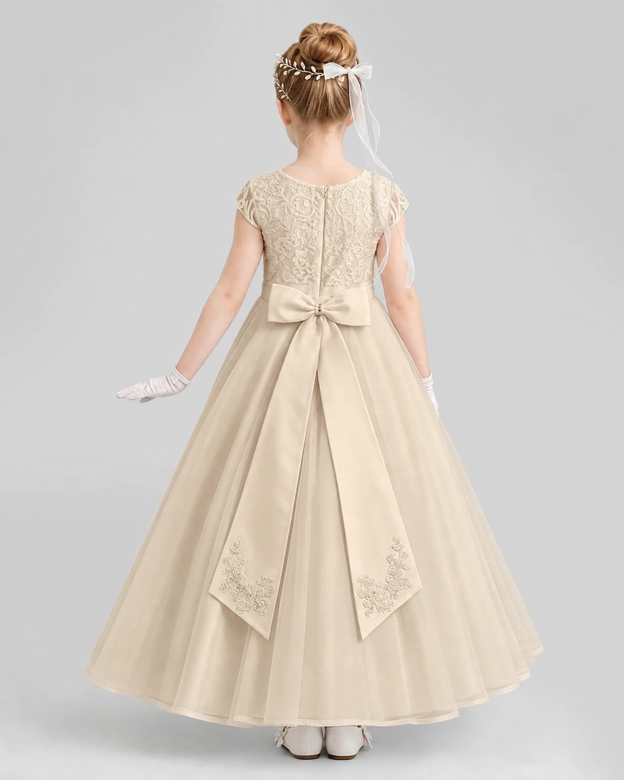 Dideyttawl Cap Sleeve Lace Tulle Flower Girl Dress with Bow