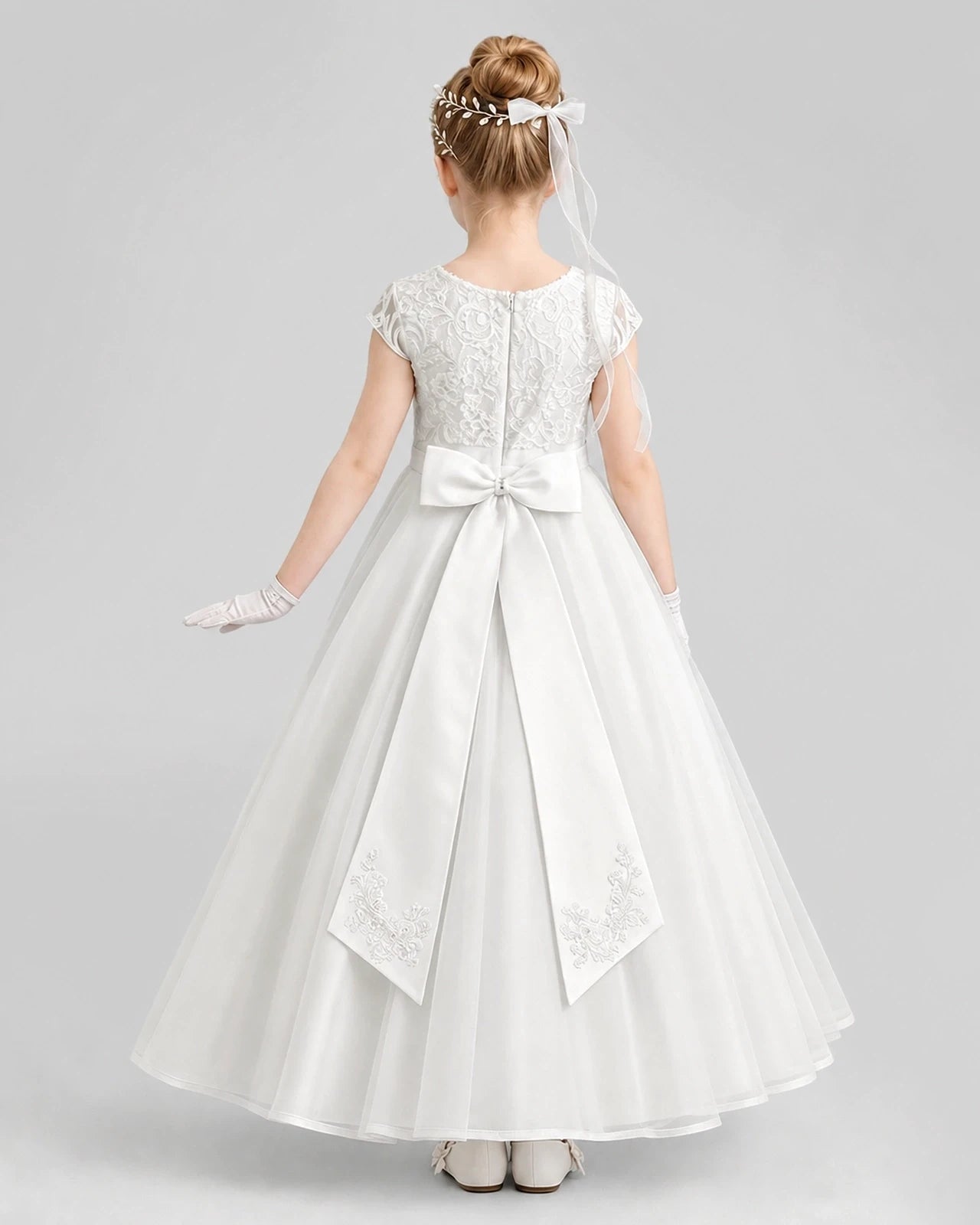Dideyttawl Cap Sleeve Lace Tulle Flower Girl Dress with Bow