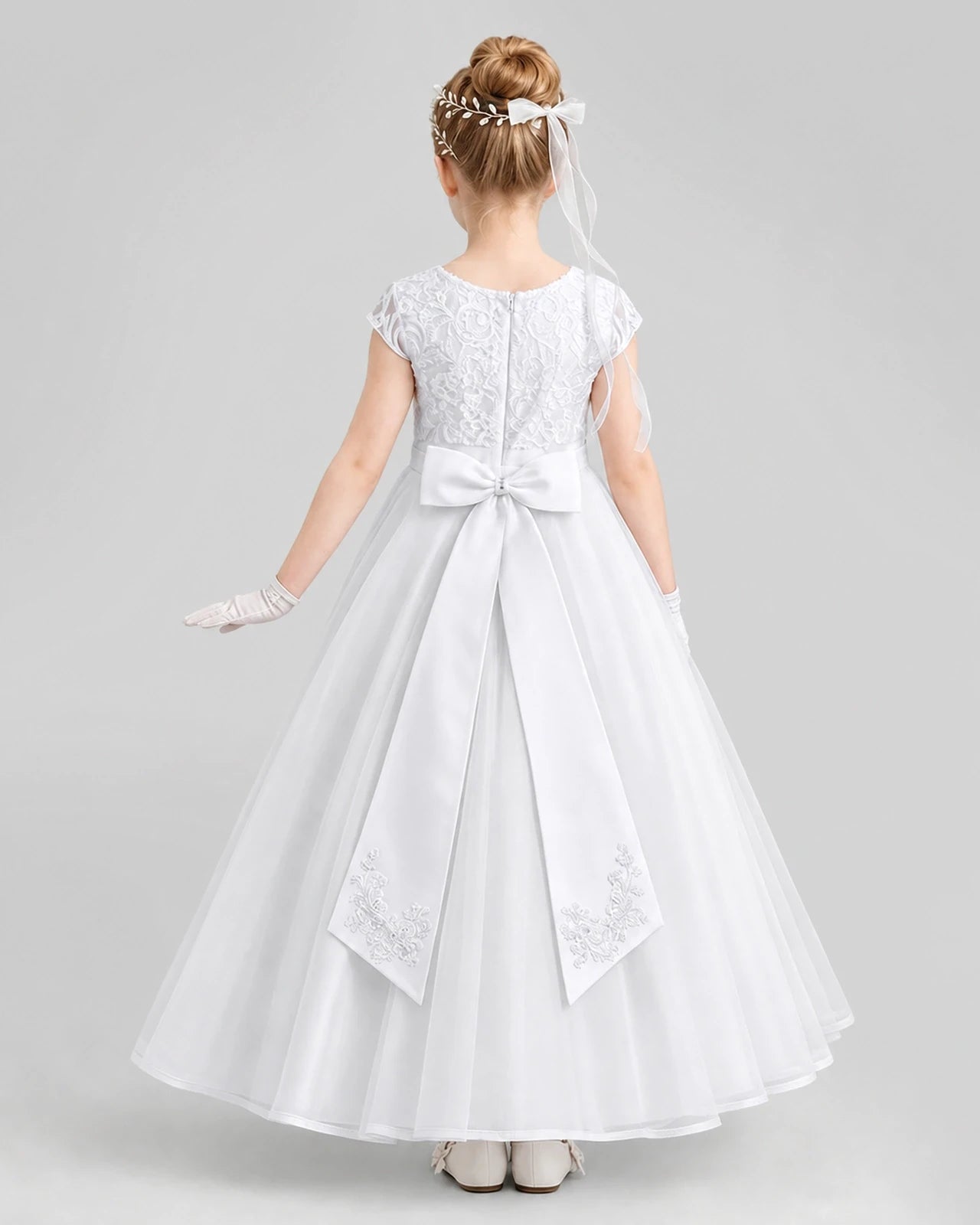 Dideyttawl Cap Sleeve Lace Tulle Flower Girl Dress with Bow