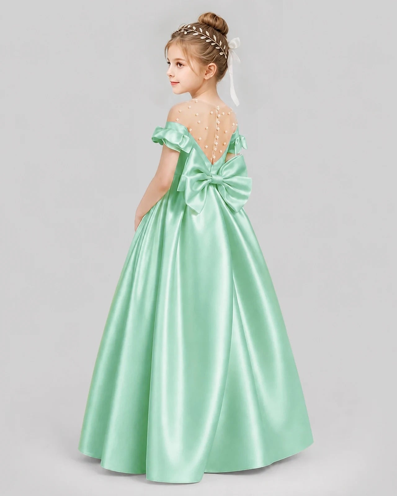 Mint Green Ball Gown Girls Formal Dresses Pose
