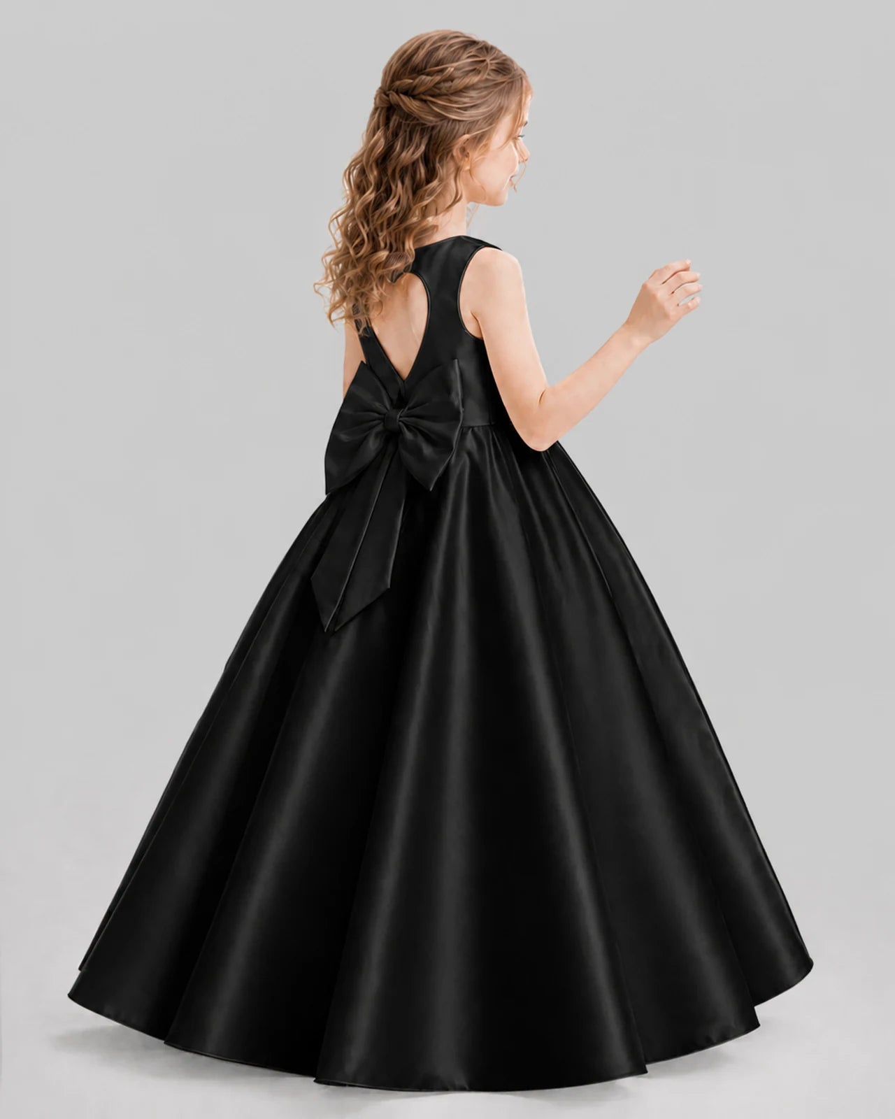 Black A-line Girls Formal Dresses Pose