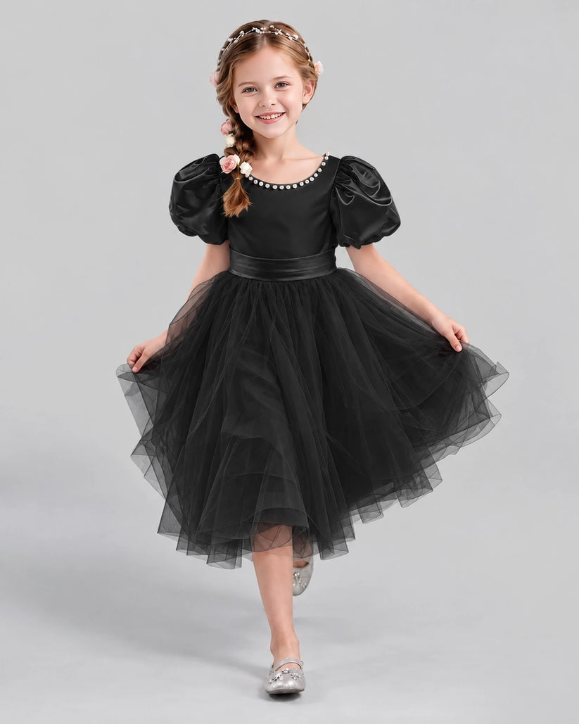 Black A-line Girls Formal Dresses Pose