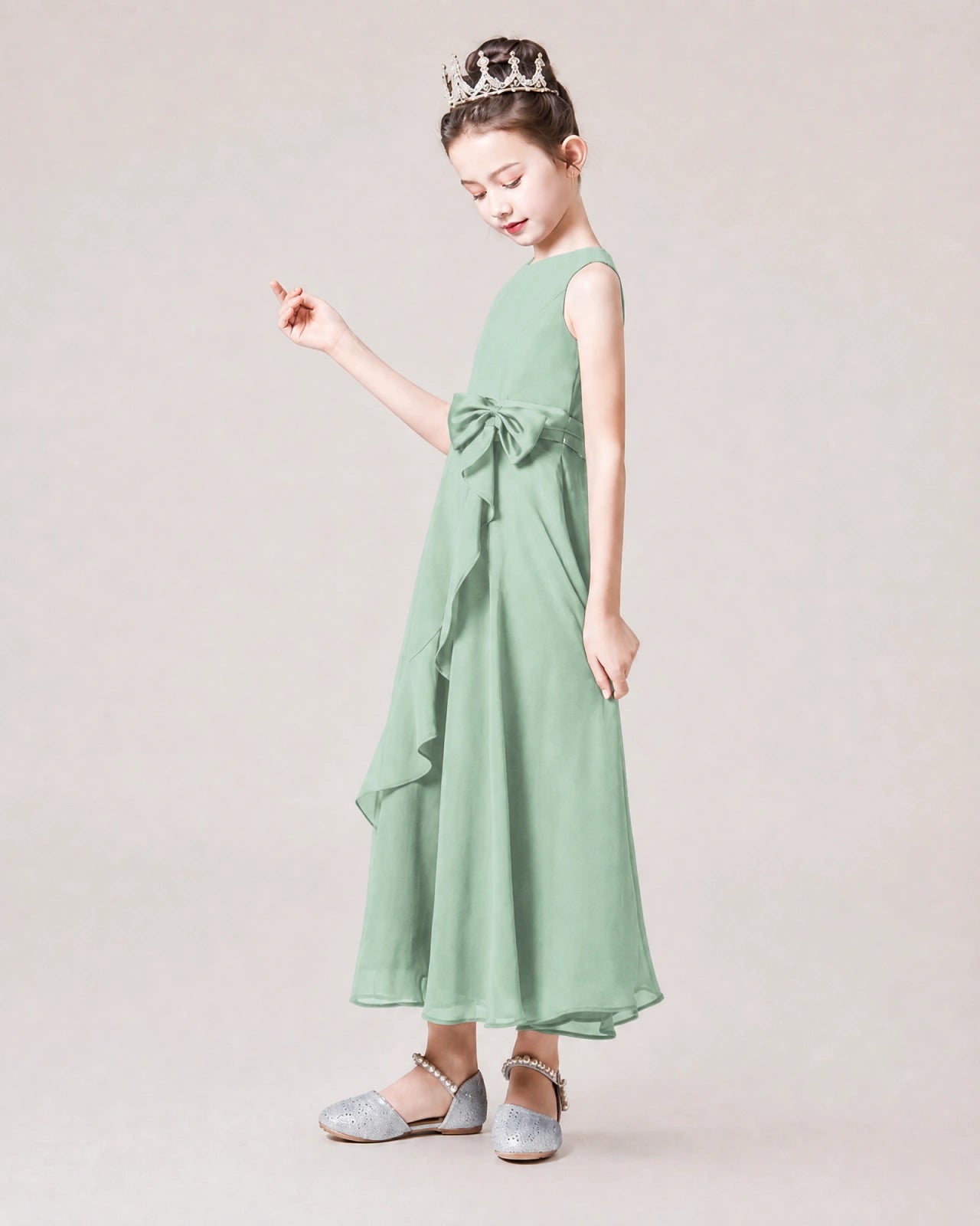 Dideyttawl Chiffon Junior Bridesmaid Dress with Sleeveless Ruffled Layers Secondary image