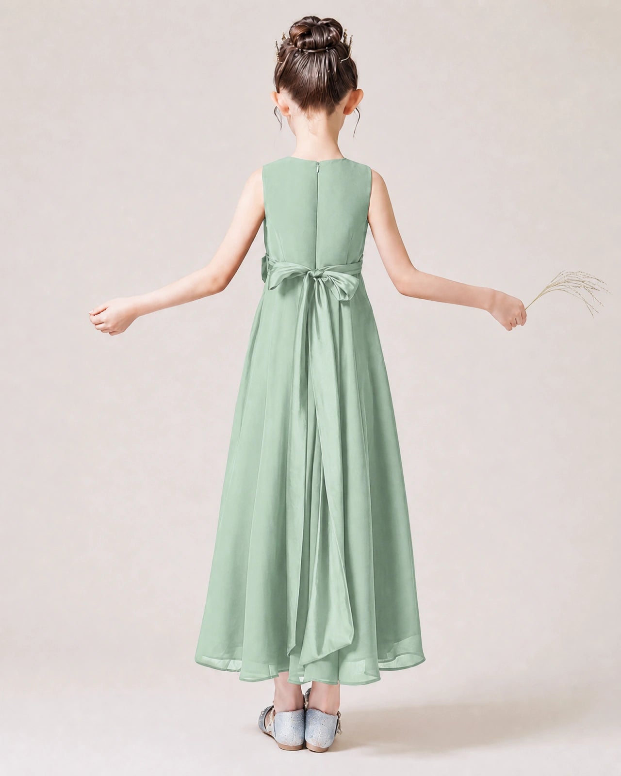 Dideyttawl Chiffon Junior Bridesmaid Dress with Sleeveless Ruffled Layers, Red / 10