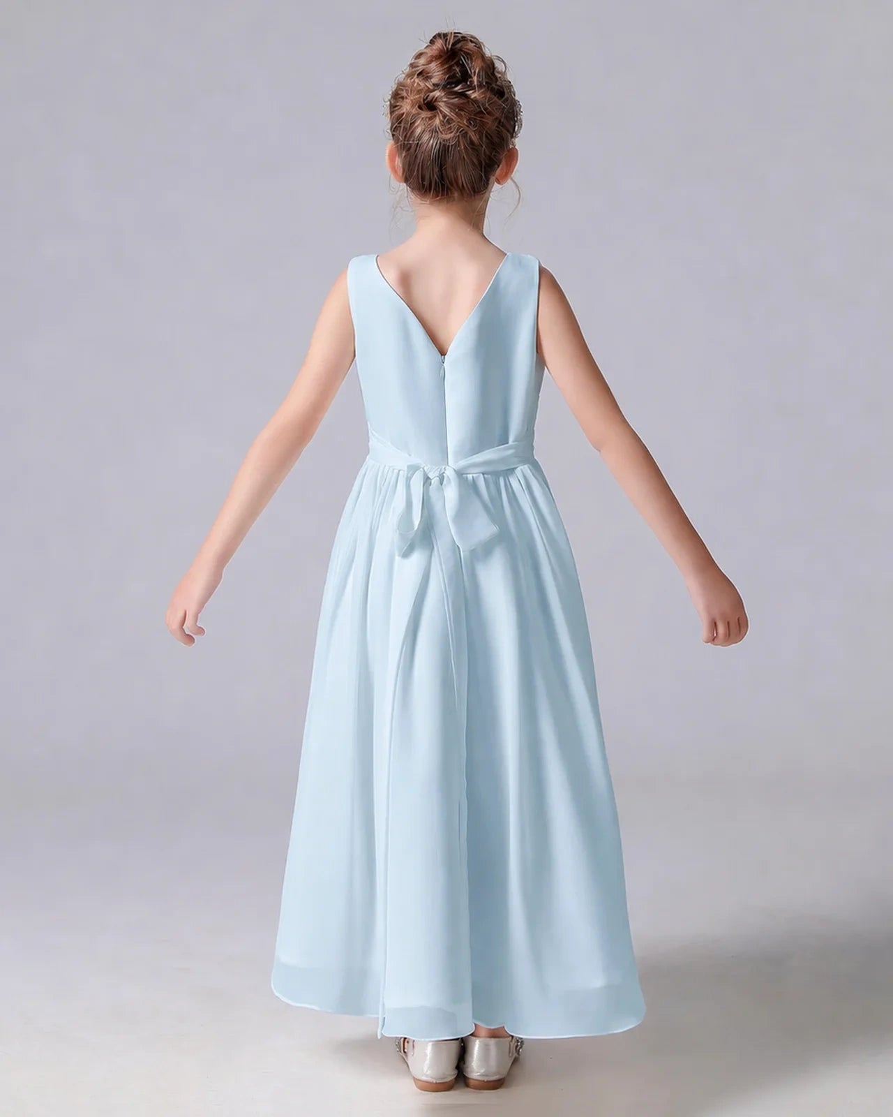 Dideyttawl Chiffon Junior Bridesmaid Dress with Sleeveless and Pleated Waist