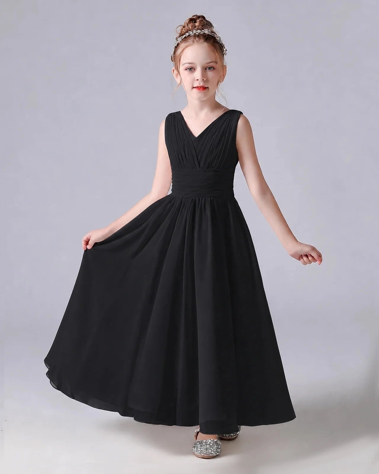Dideyttawl Chiffon Junior Bridesmaid Dress with Sleeveless and Pleated Waist