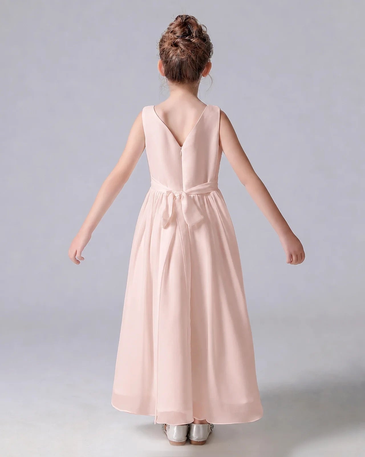 Dideyttawl Chiffon Junior Bridesmaid Dress with Sleeveless and Pleated Waist