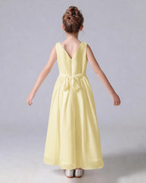 Dideyttawl Chiffon Junior Bridesmaid Dress with Sleeveless and Pleated Waist