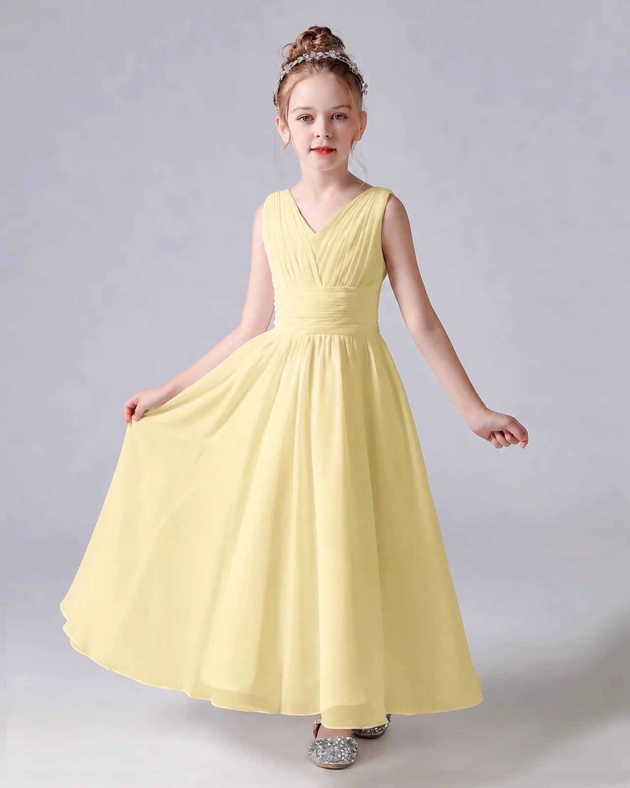 Dideyttawl Chiffon Junior Bridesmaid Dress with Sleeveless and Pleated Waist