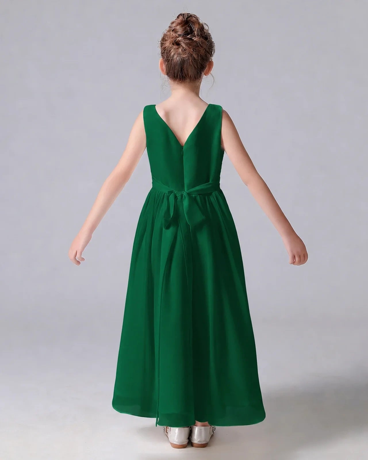 Dideyttawl Chiffon Junior Bridesmaid Dress with Sleeveless and Pleated Waist