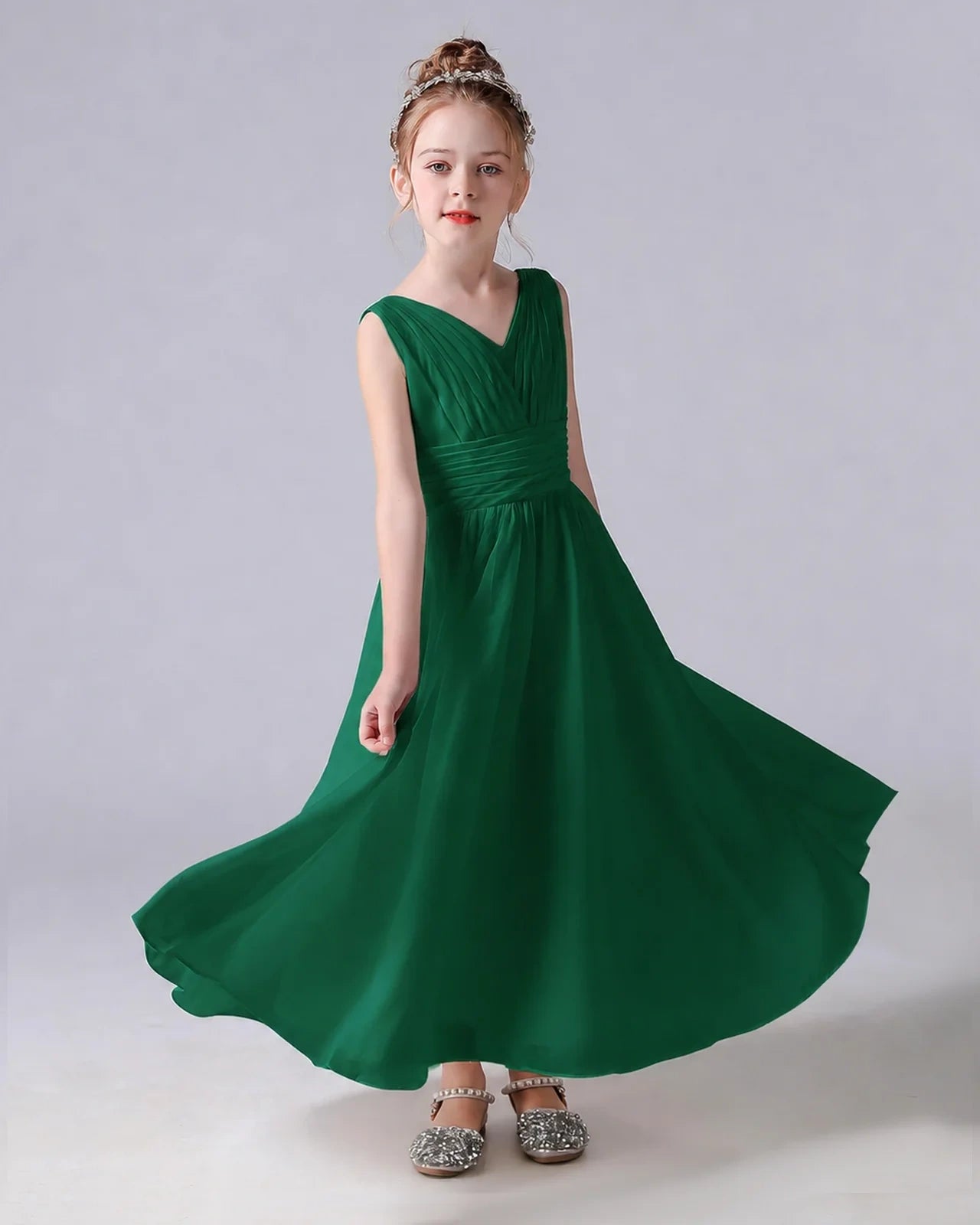 Dideyttawl Chiffon Junior Bridesmaid Dress with Sleeveless and Pleated Waist