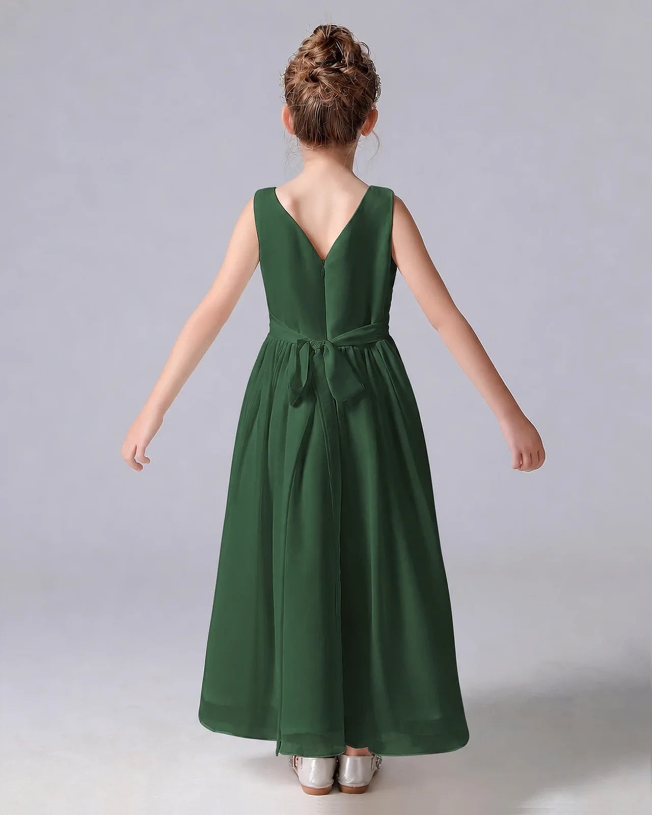 Dideyttawl Chiffon Junior Bridesmaid Dress with Sleeveless and Pleated Waist