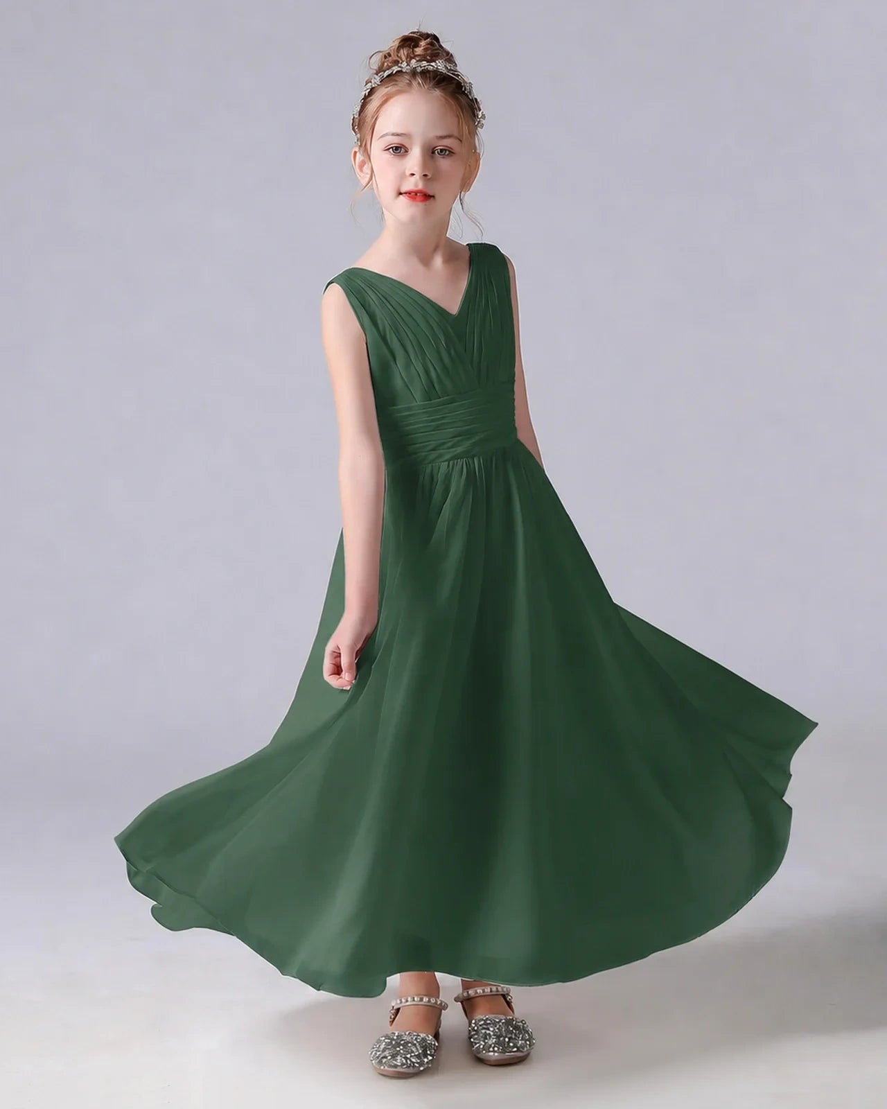 Dideyttawl Chiffon Junior Bridesmaid Dress with Sleeveless and Pleated Waist
