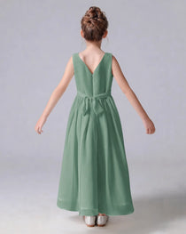 Dideyttawl Chiffon Junior Bridesmaid Dress with Sleeveless and Pleated Waist
