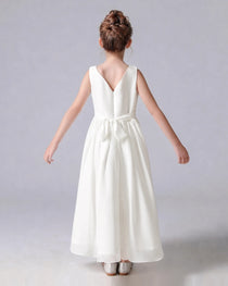 Dideyttawl Chiffon Junior Bridesmaid Dress with Sleeveless and Pleated Waist