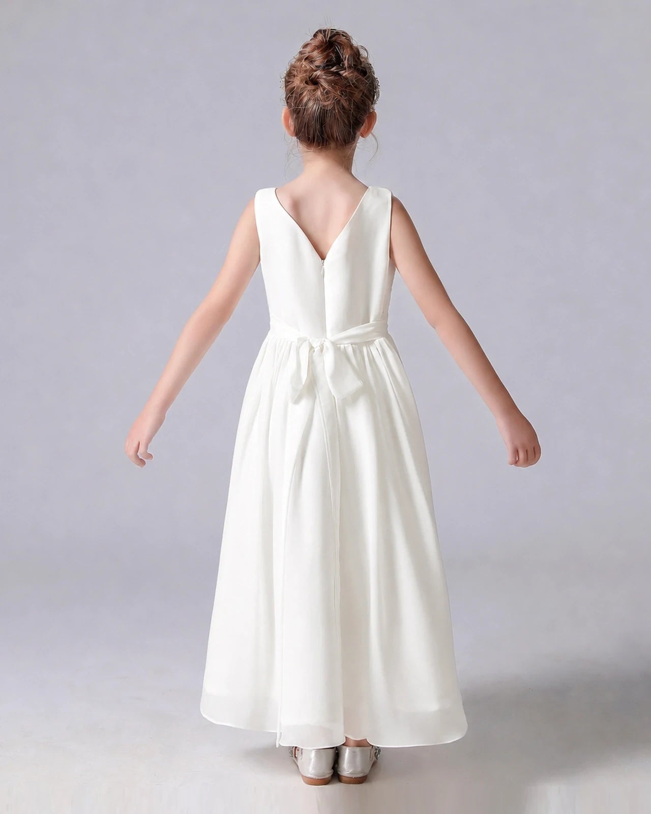 Dideyttawl Chiffon Junior Bridesmaid Dress with Sleeveless and Pleated Waist