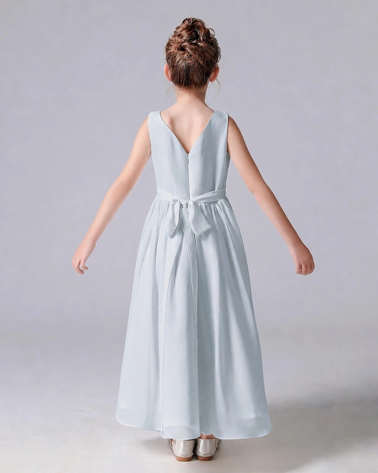 Dideyttawl Chiffon Junior Bridesmaid Dress with Sleeveless and Pleated Waist