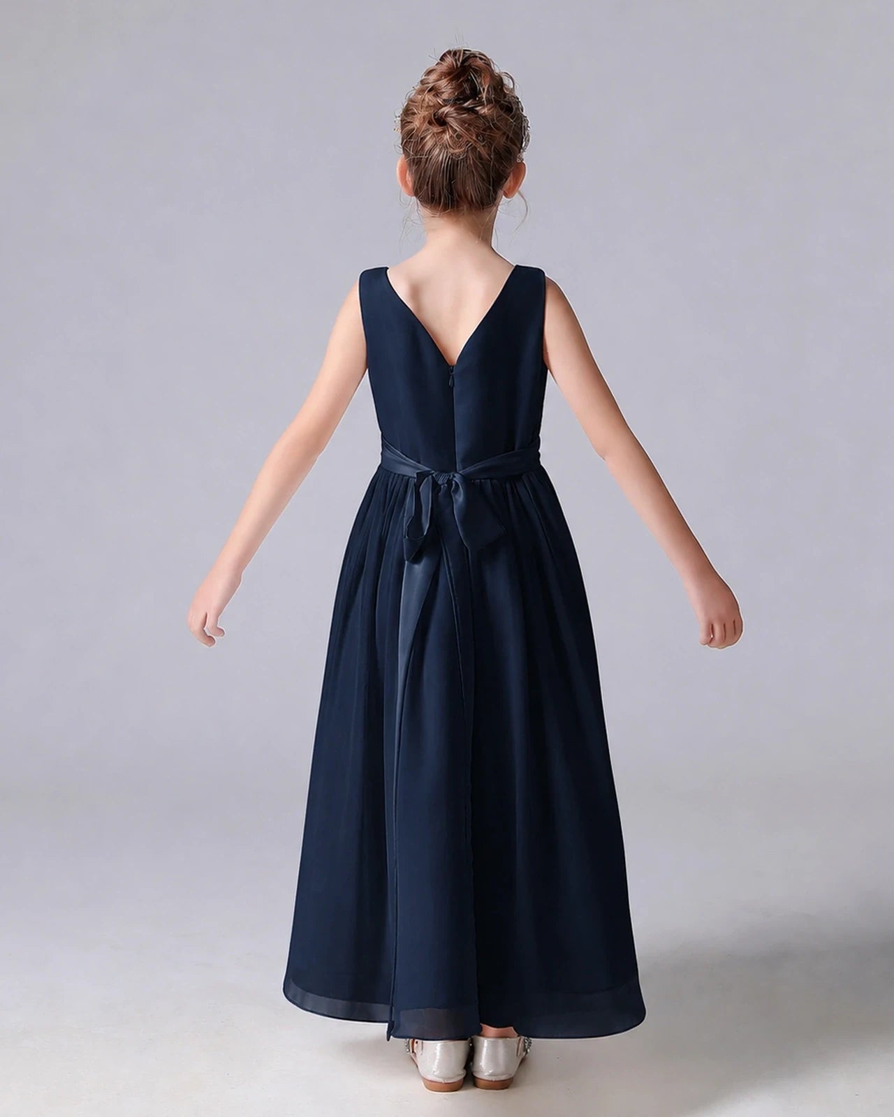 Dideyttawl Chiffon Junior Bridesmaid Dress with Sleeveless and Pleated Waist
