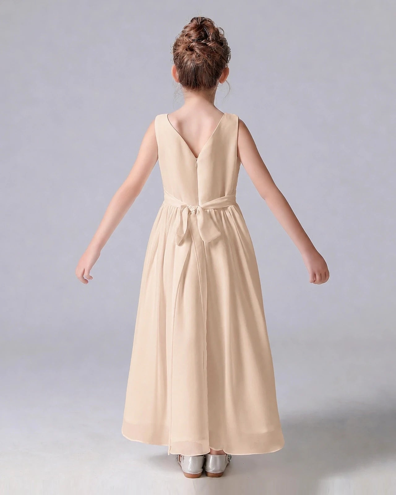 Dideyttawl Chiffon Junior Bridesmaid Dress with Sleeveless and Pleated Waist