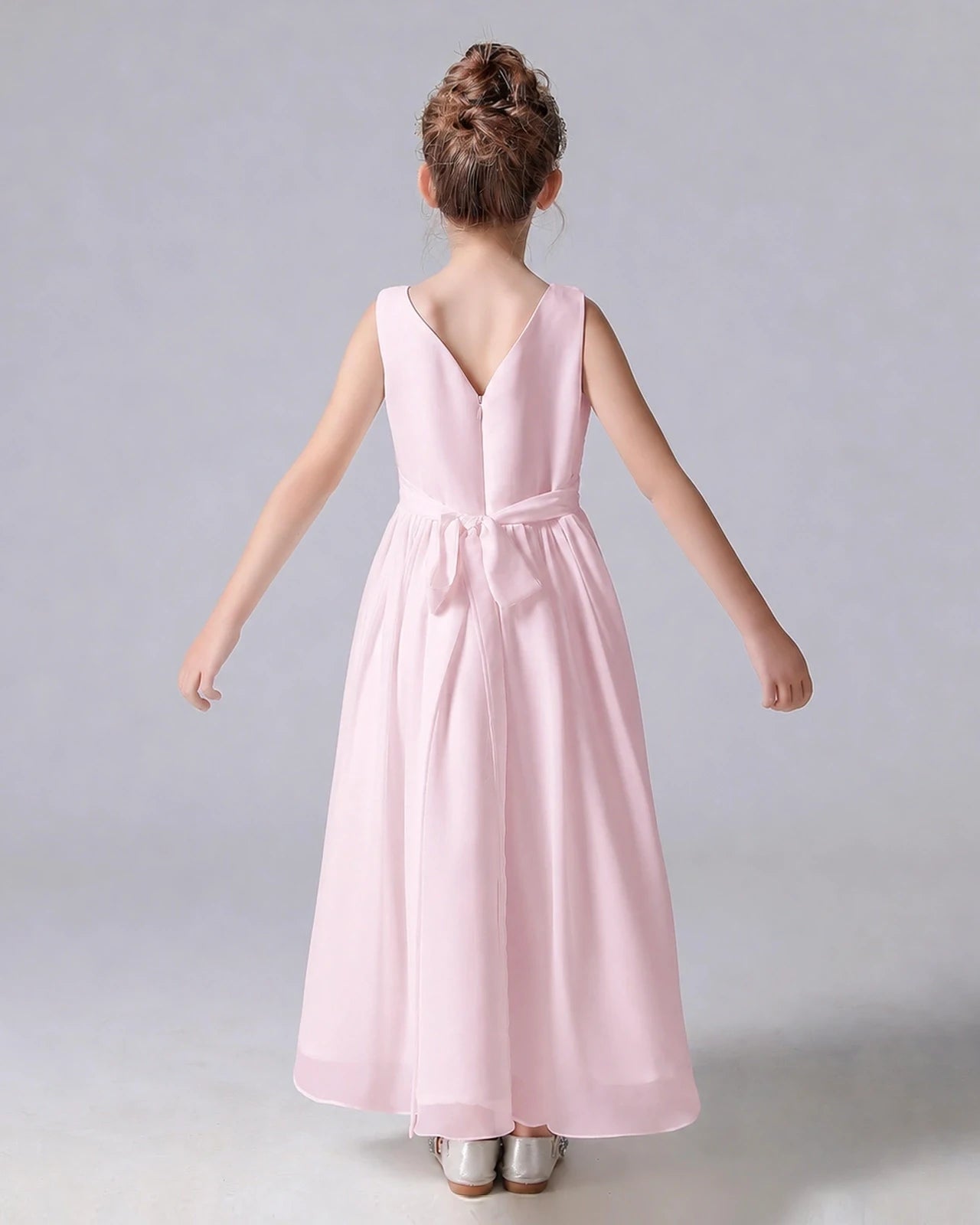 Dideyttawl Chiffon Junior Bridesmaid Dress with Sleeveless and Pleated Waist