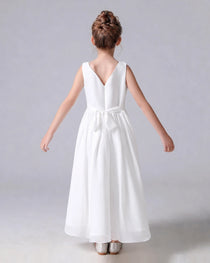 Dideyttawl Chiffon Junior Bridesmaid Dress with Sleeveless and Pleated Waist