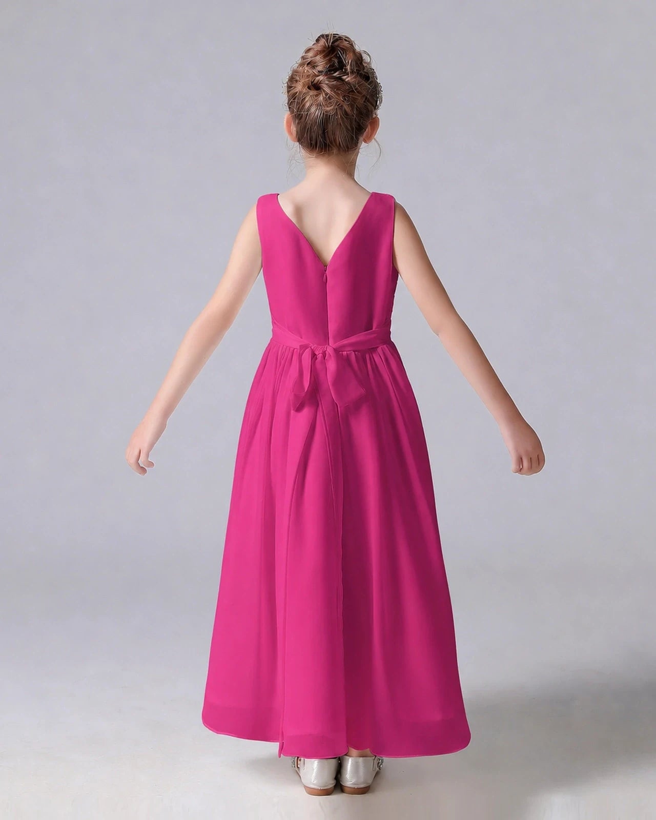 Dideyttawl Chiffon Junior Bridesmaid Dress with Sleeveless and Pleated Waist