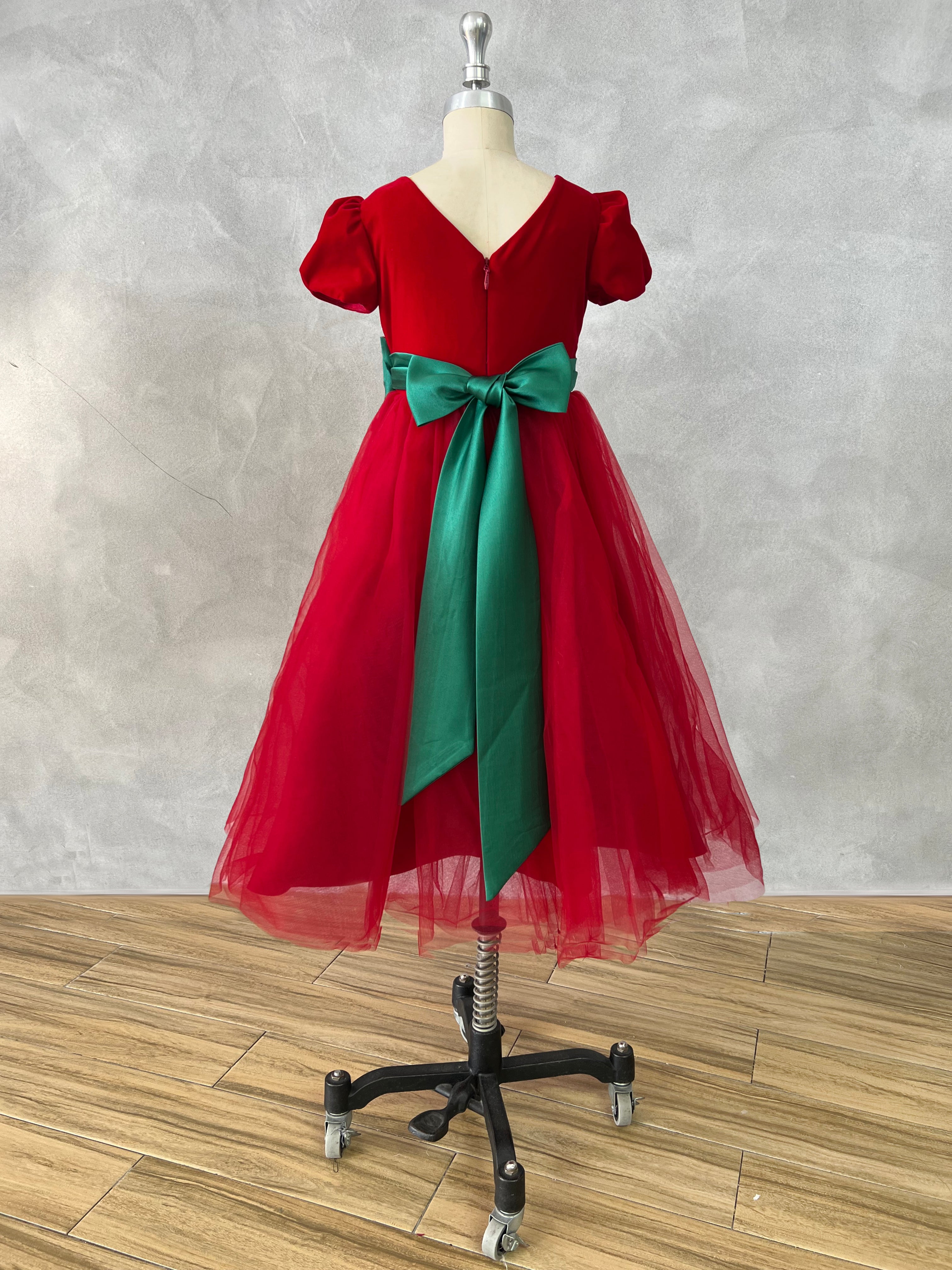 Dideyttawl Velvet Girls Formal Dress With V Neck Puff Sleeves