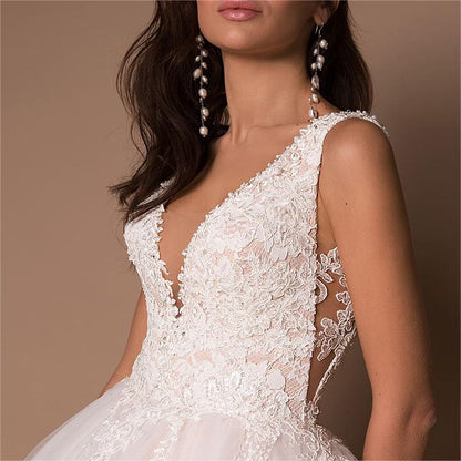 V-Neck Sleeveless Princess Wedding Dresses 2025 Lace Up Beads Applique Bridal Dress Ball Gown