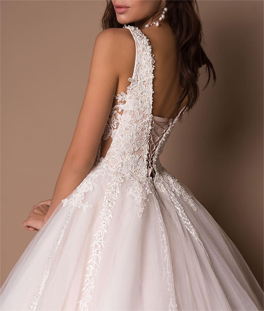 V-Neck Sleeveless Princess Wedding Dresses 2025 Lace Up Beads Applique Bridal Dress Ball Gown